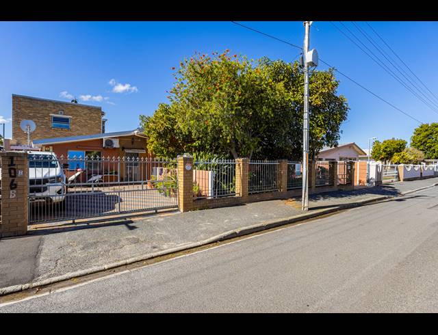 3 BEDROOM HOUSE FOR SALE IN CHURCHILL ESTATE
